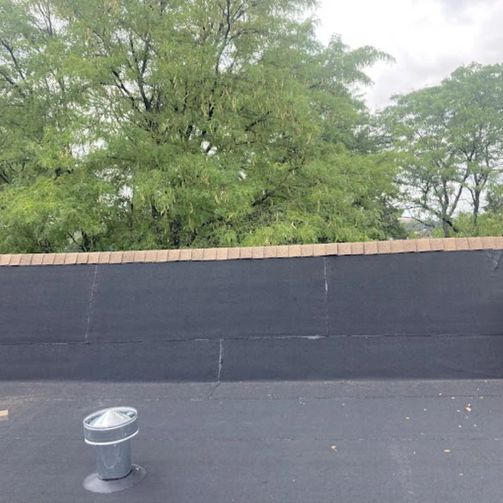 Flat roof installation in the Bronx