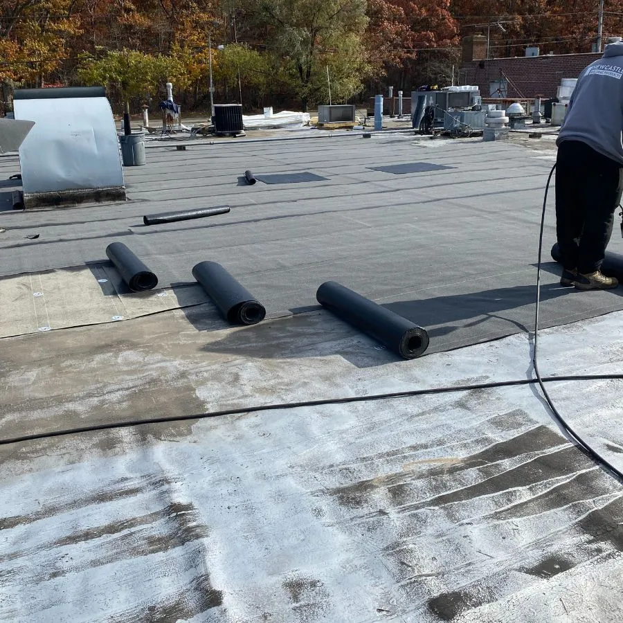 Commercial flat roof modified bitumen installation